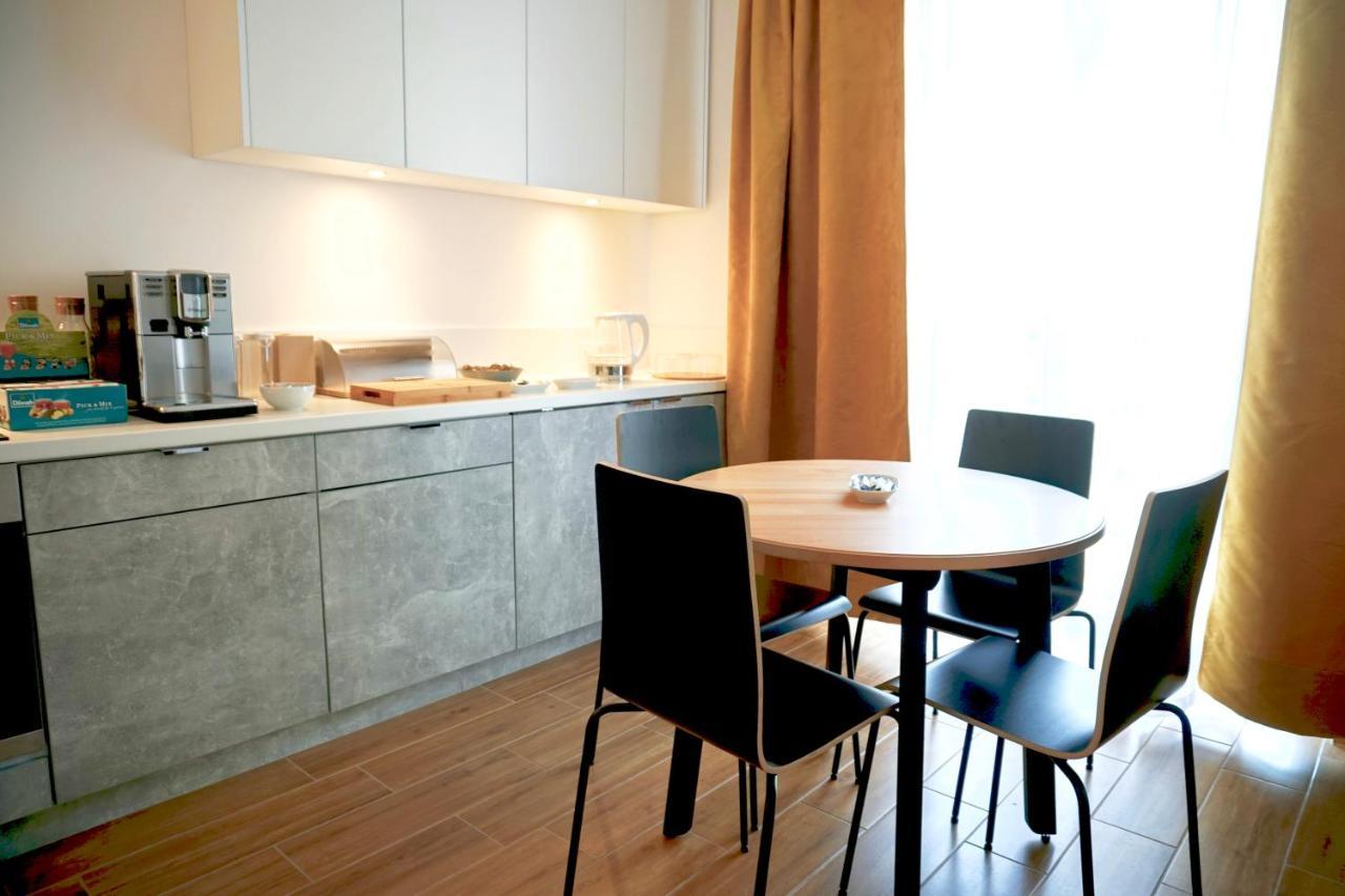 Simar Bed & Breakfast Czeladz Bagian luar foto