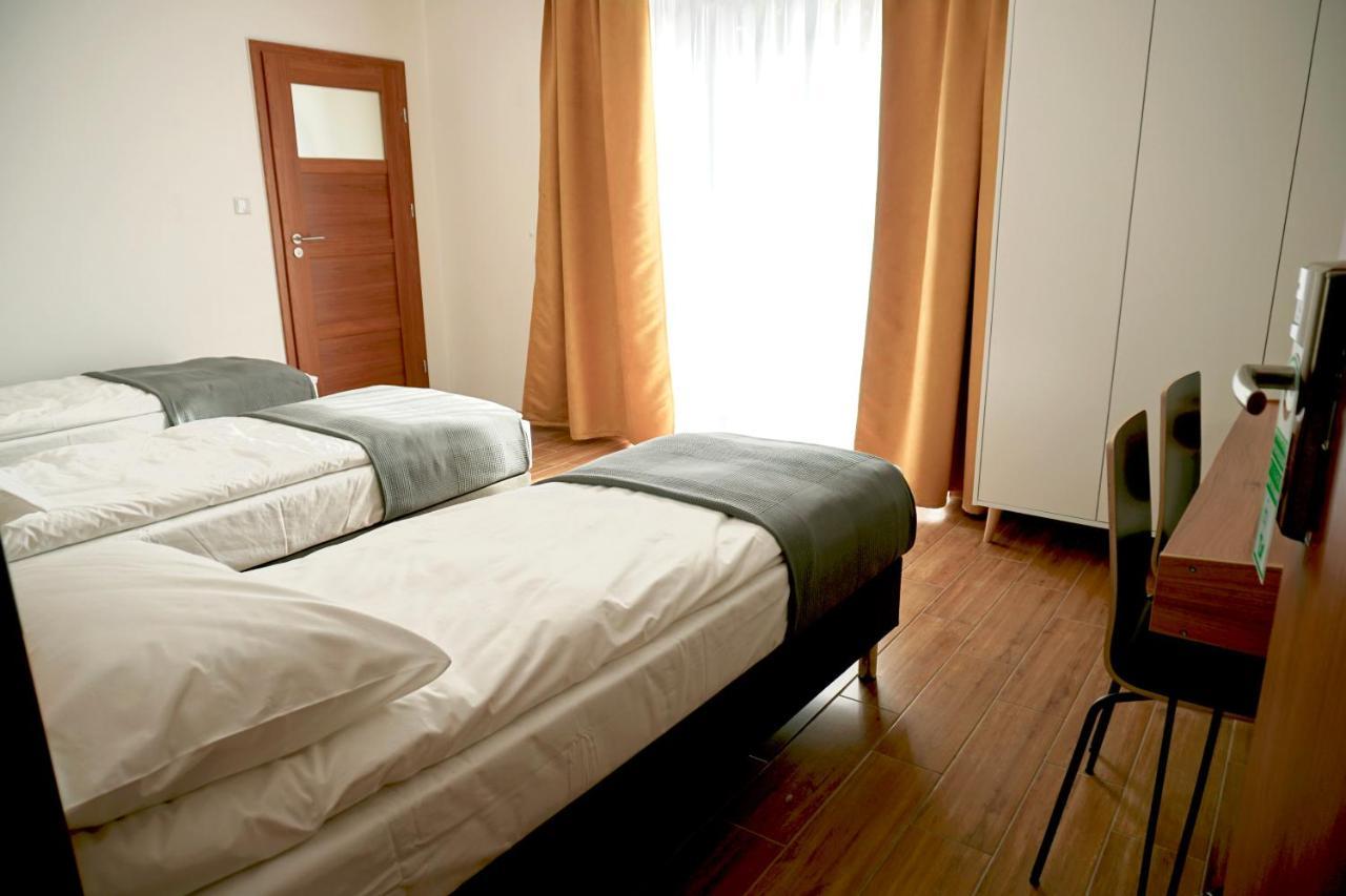 Simar Bed & Breakfast Czeladz Bagian luar foto